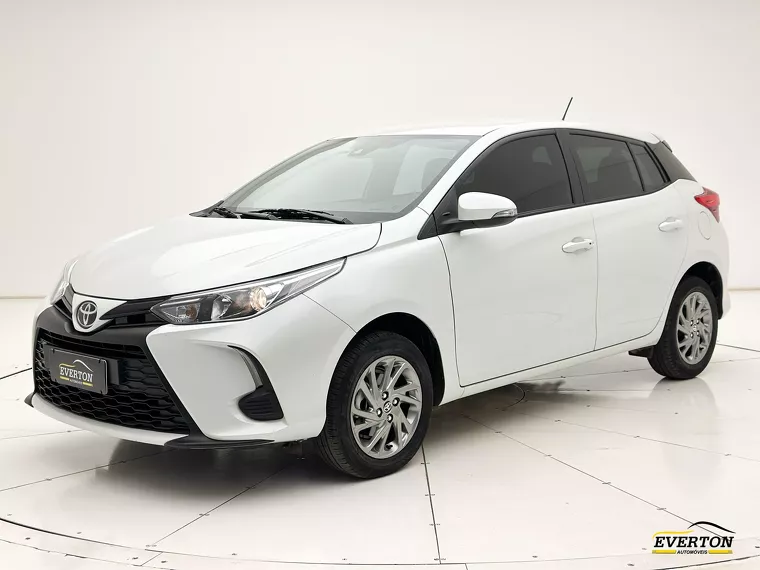 Toyota Yaris Branco 7