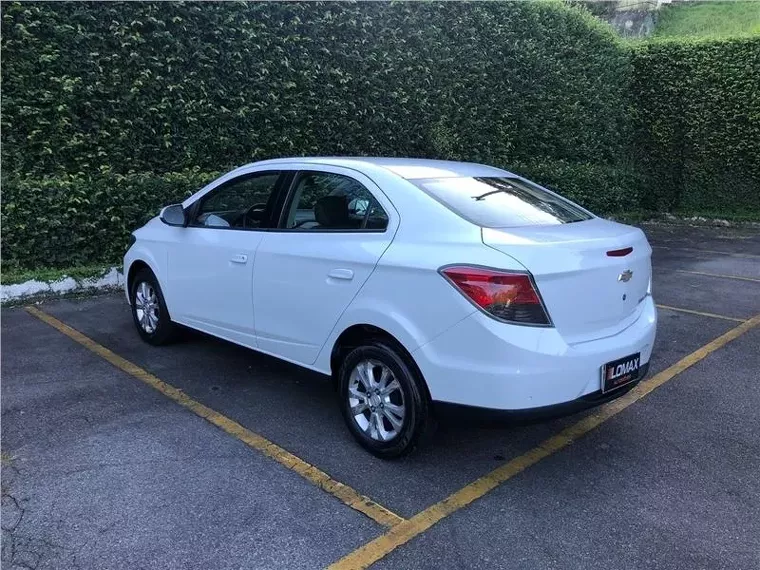 Chevrolet Prisma Branco 8