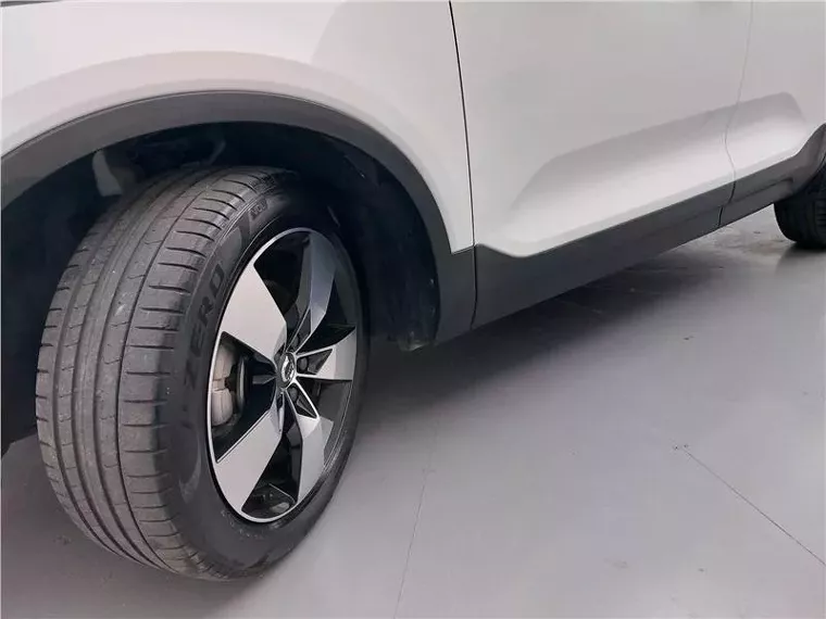 Volvo XC40 Branco 4