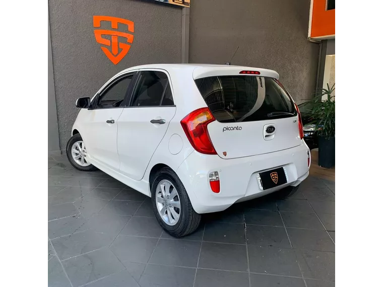 KIA Picanto Branco 9