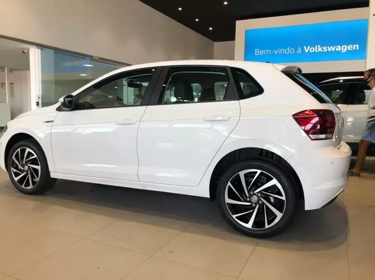 Volkswagen Polo Sedan Branco 7