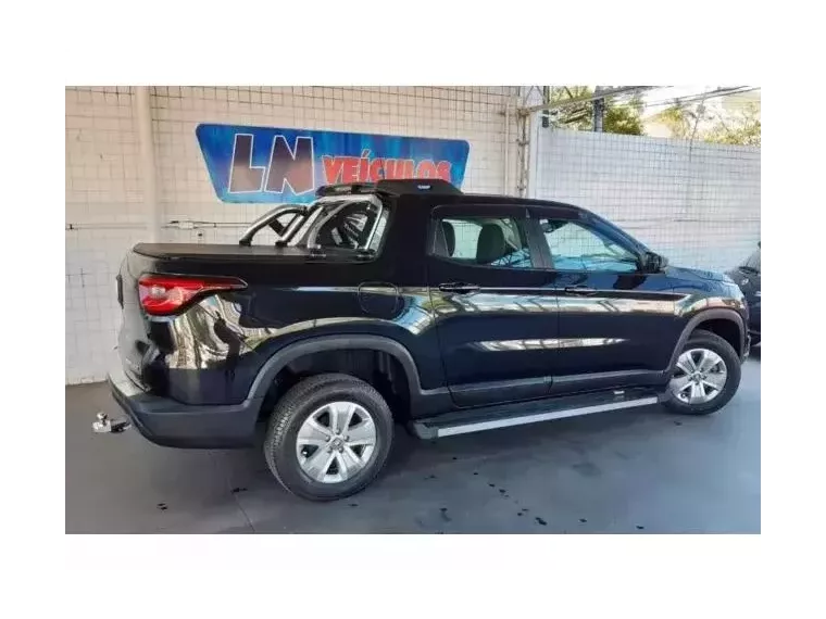 Fiat Toro Preto 5