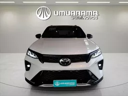 Toyota Hilux SW4