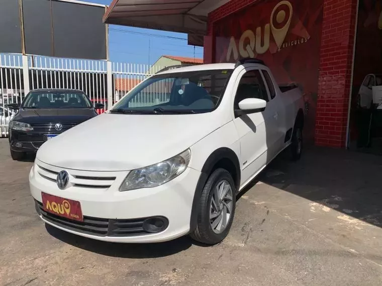 Volkswagen Saveiro Branco 7