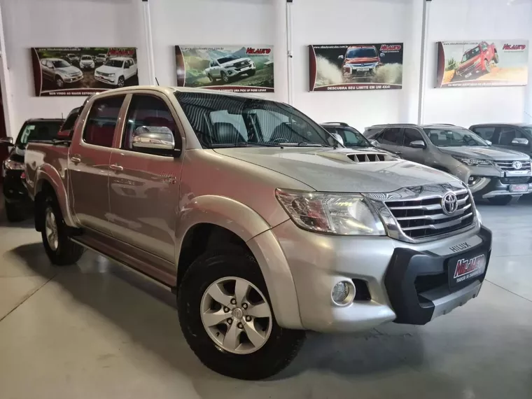 Toyota Hilux Prata 5