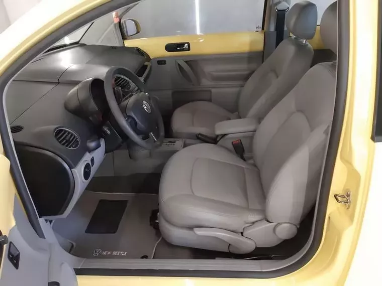 Volkswagen New Beetle Amarelo 1