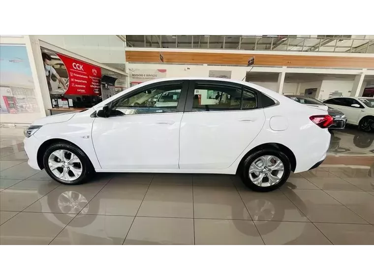 Chevrolet Onix Branco 16