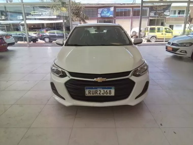 Chevrolet Onix Branco 1