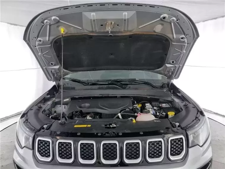 Jeep Compass Prata 17