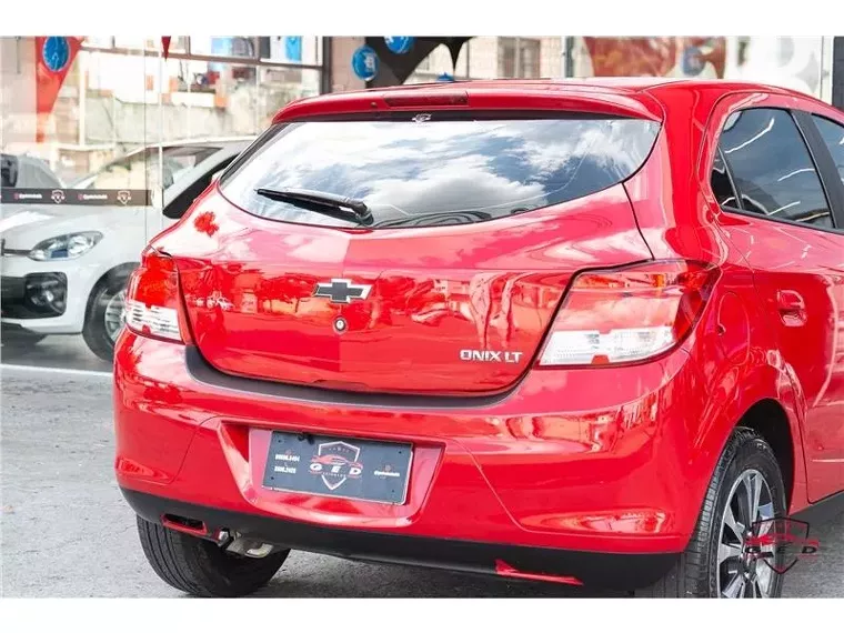 Chevrolet Onix Vermelho 3