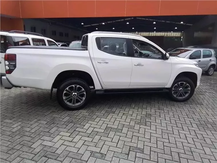 Mitsubishi L200 Triton Branco 7