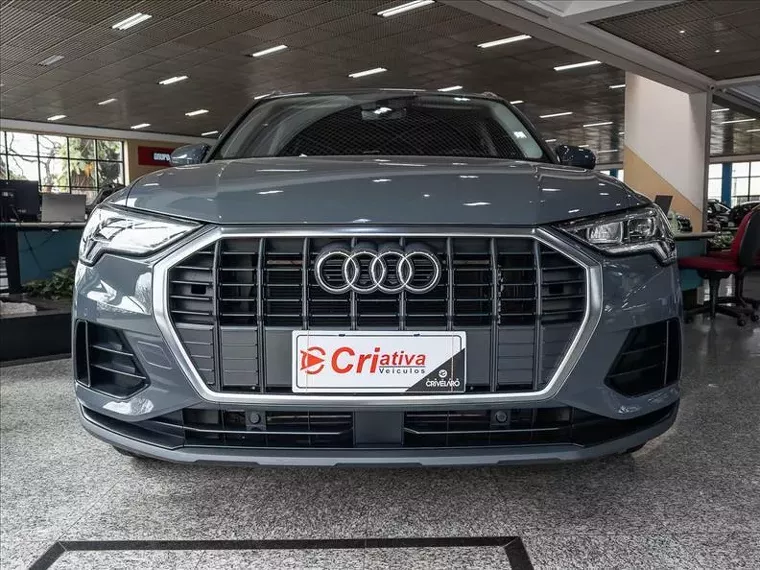 Audi Q3 Cinza 10