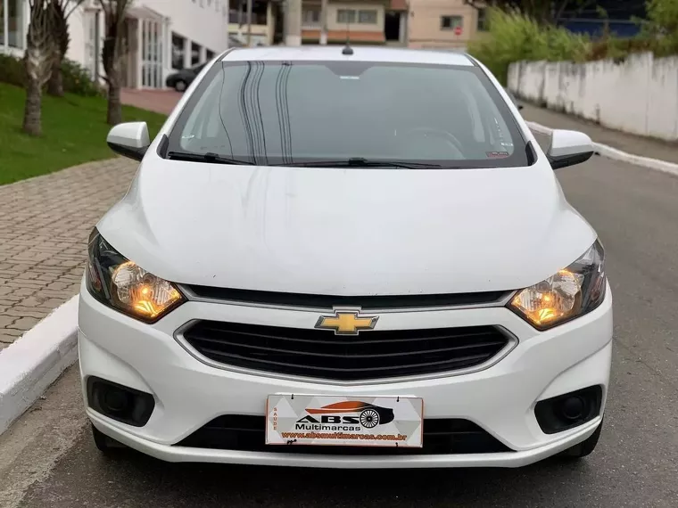 Chevrolet Onix Branco 1