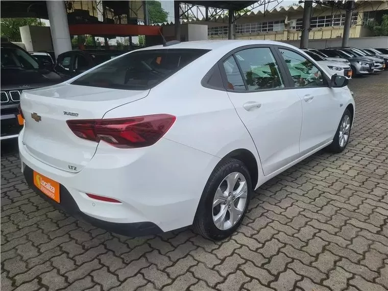 Chevrolet Onix Branco 9