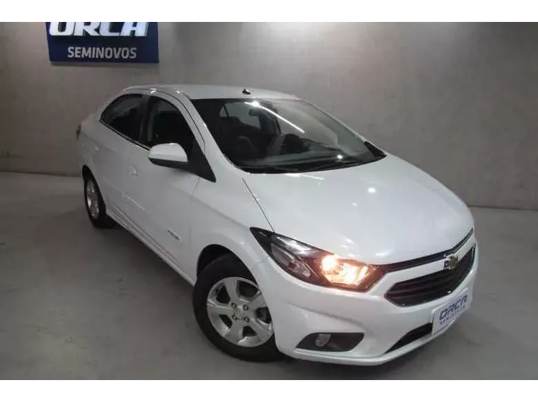 Chevrolet Prisma Branco 9