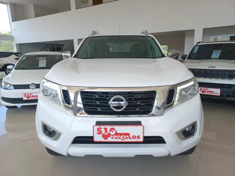 Nissan Frontier Branco 8