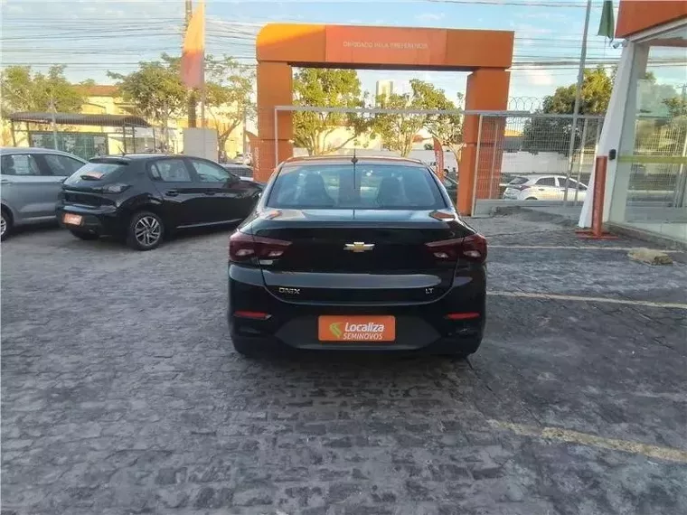 Chevrolet Onix Preto 1