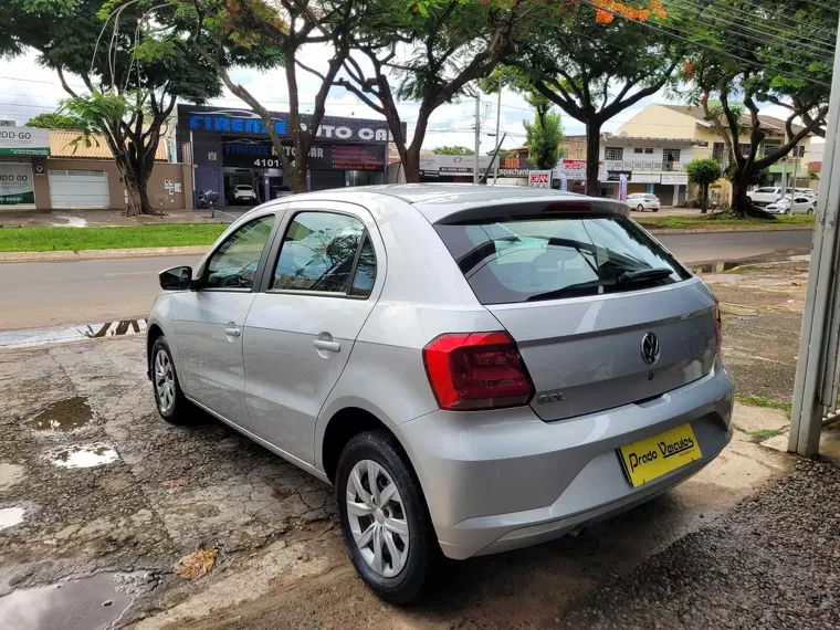 Volkswagen Gol Prata 10