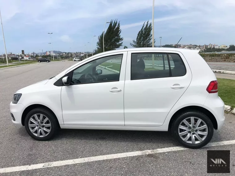 Volkswagen Fox Branco 13