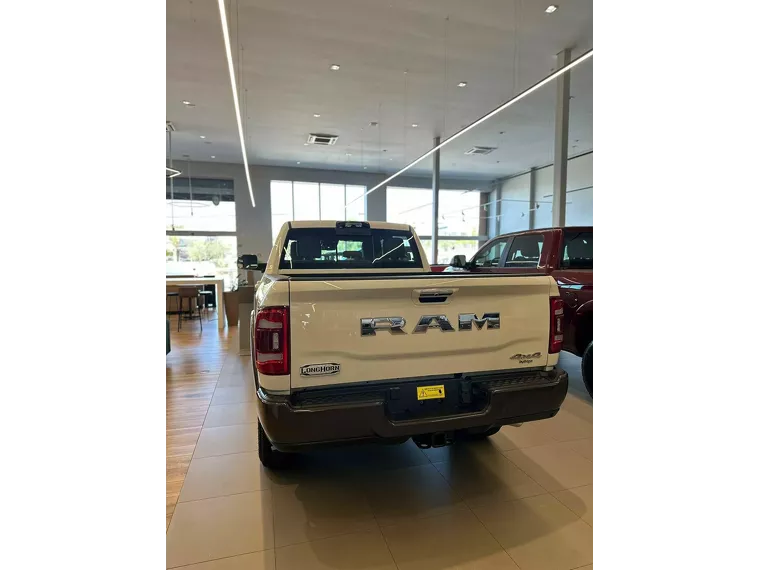 RAM 3500 Branco 3