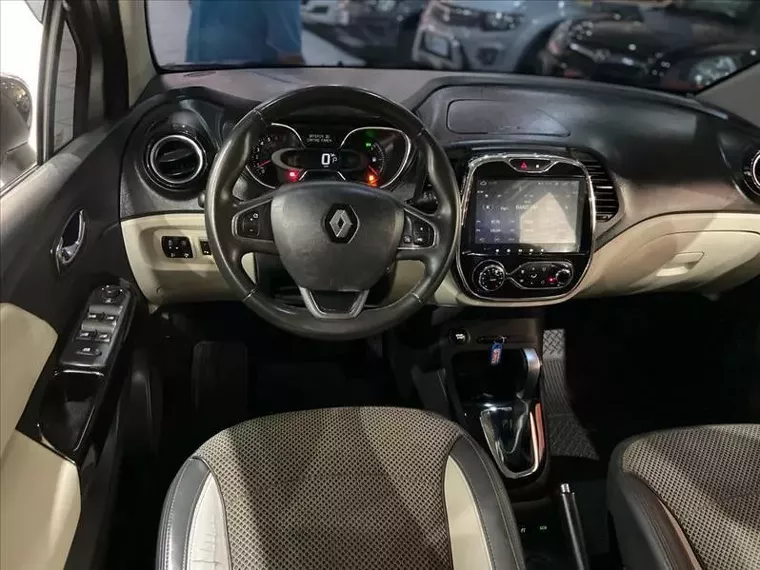 Renault Captur Prata 11