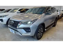 Toyota Hilux SW4
