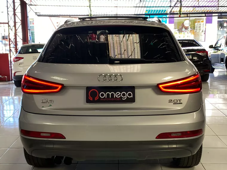 Audi Q3 Prata 17