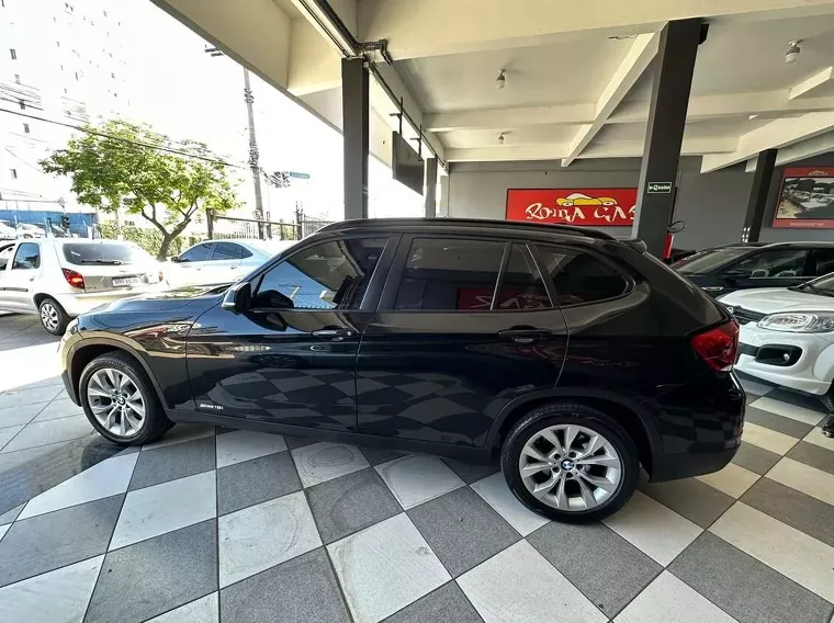 BMW X1 Preto 7