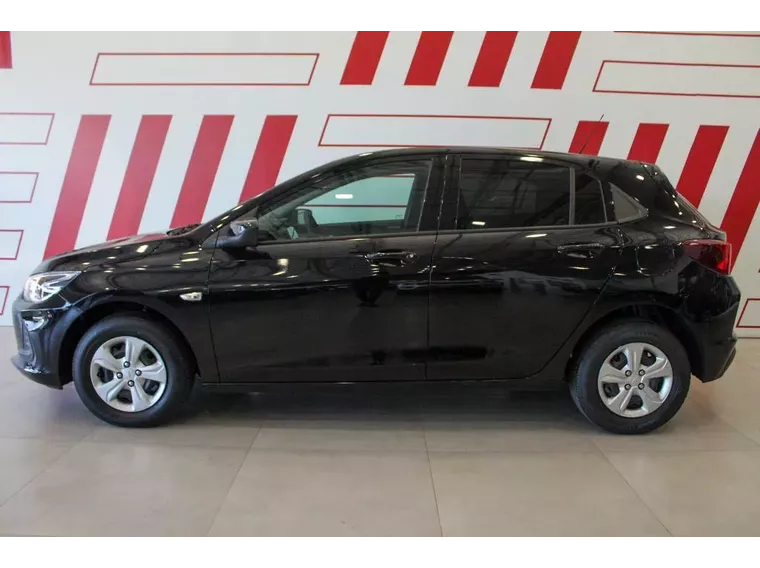 Chevrolet Onix Preto 13