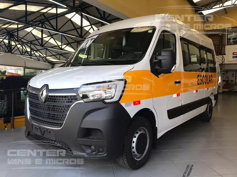 Renault Master Branco 46