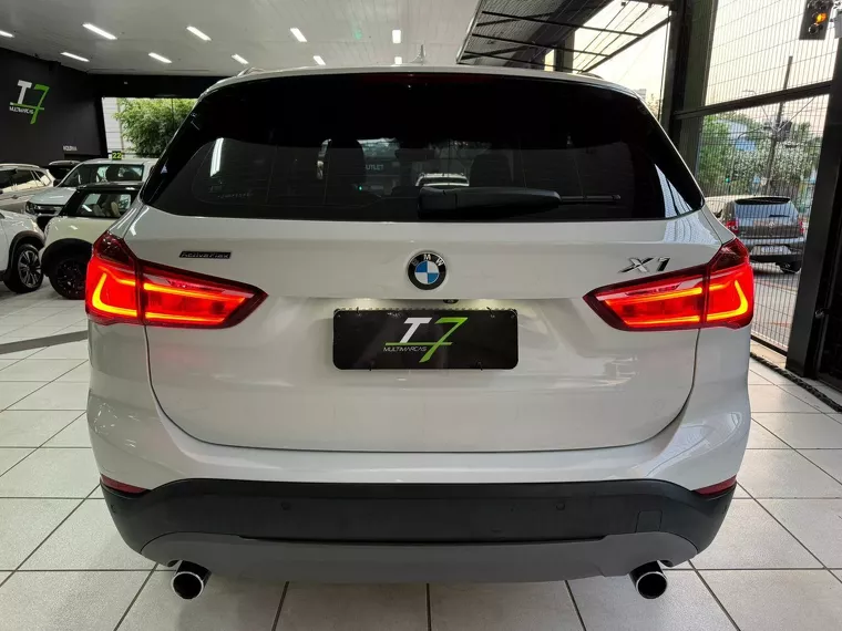 BMW X1 Branco 7