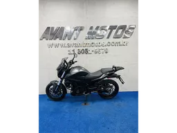 Bajaj Dominar