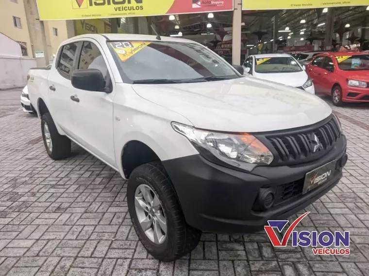 Mitsubishi L200 Triton Branco 9