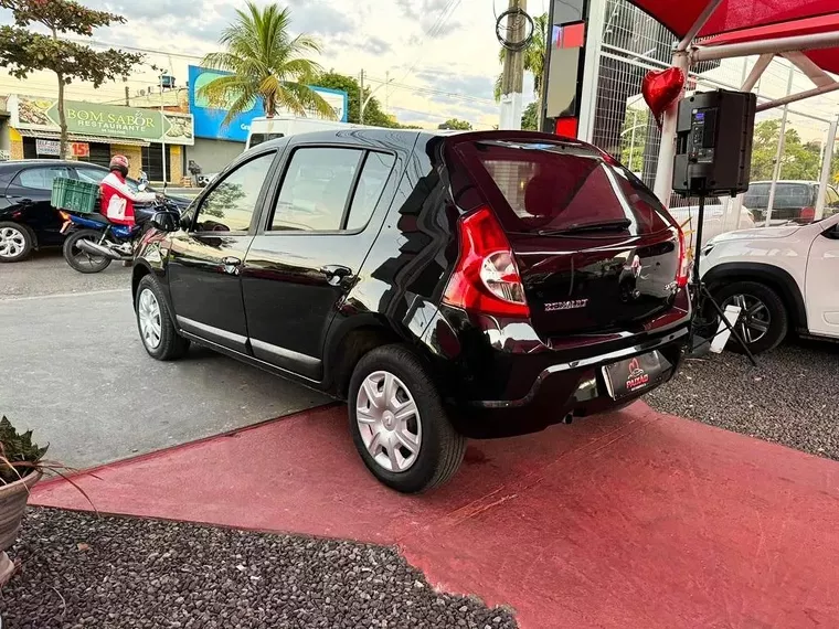 Renault Sandero Preto 5