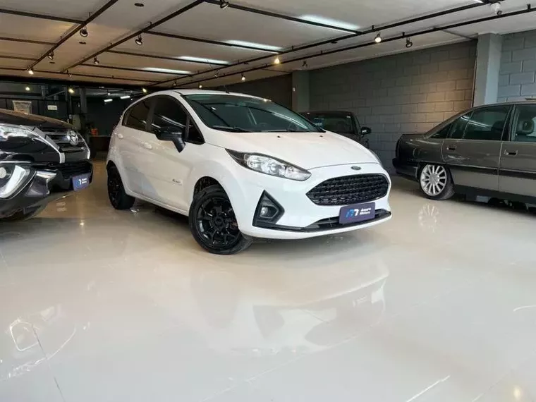 Ford Fiesta Branco 7