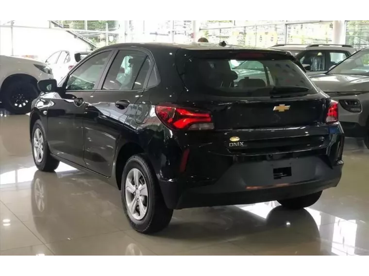 Chevrolet Onix Preto 6