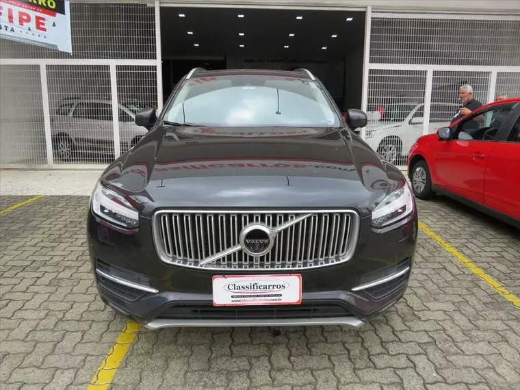 Volvo XC90 Preto 17