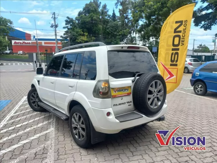 Mitsubishi Pajero TR4 Branco 2