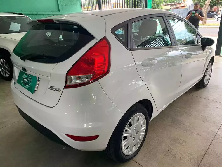 Ford Fiesta Branco 2