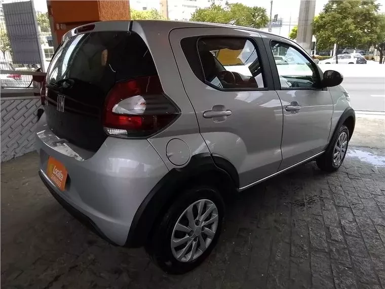 Fiat Mobi Prata 9