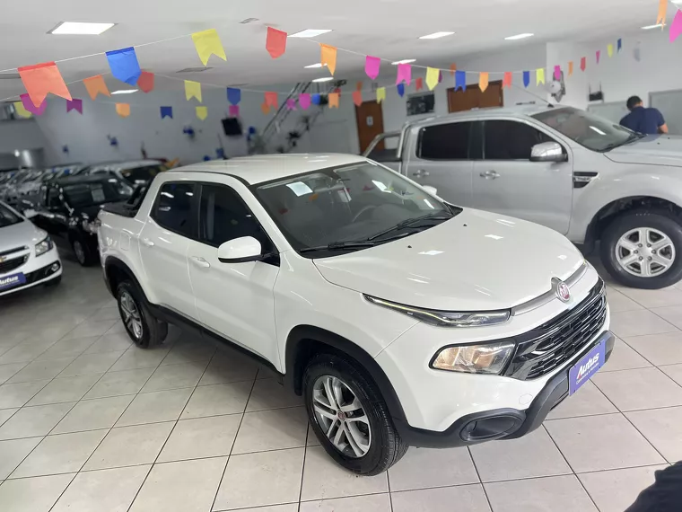 Fiat Toro Branco 4