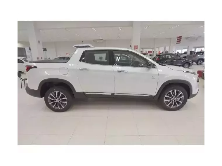 Fiat Toro Branco 3