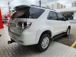 Toyota Hilux SW4