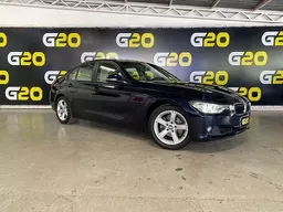 320i