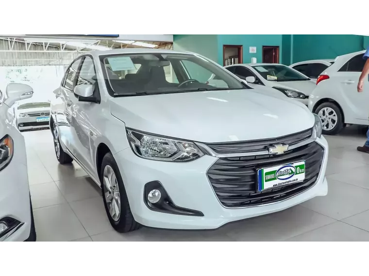 Chevrolet Onix Branco 4