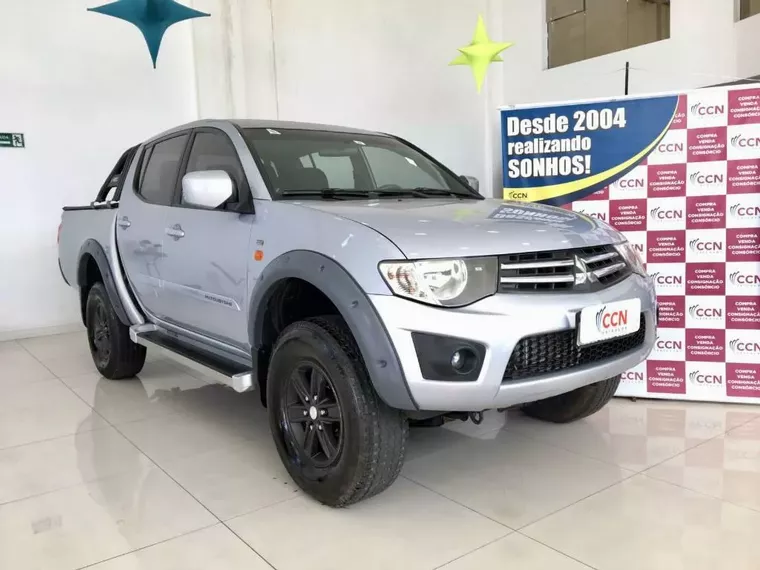 Mitsubishi L200 Triton Prata 14