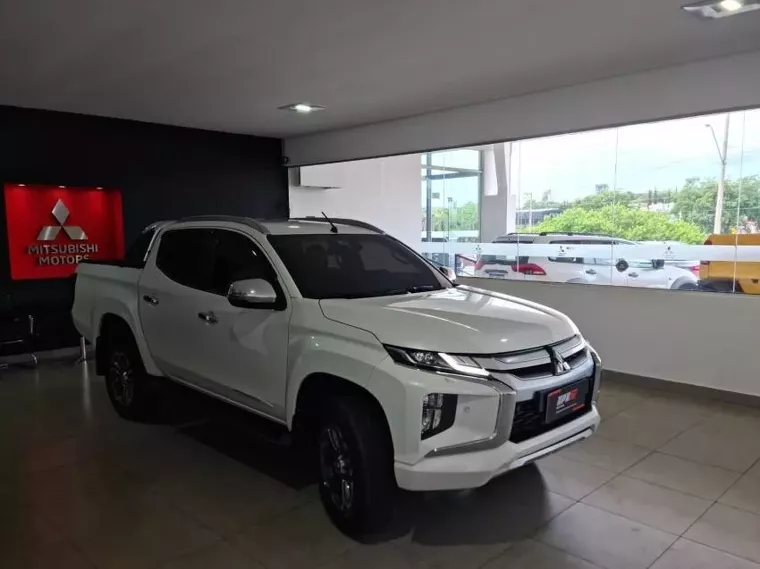 Mitsubishi L200 Triton Branco 7