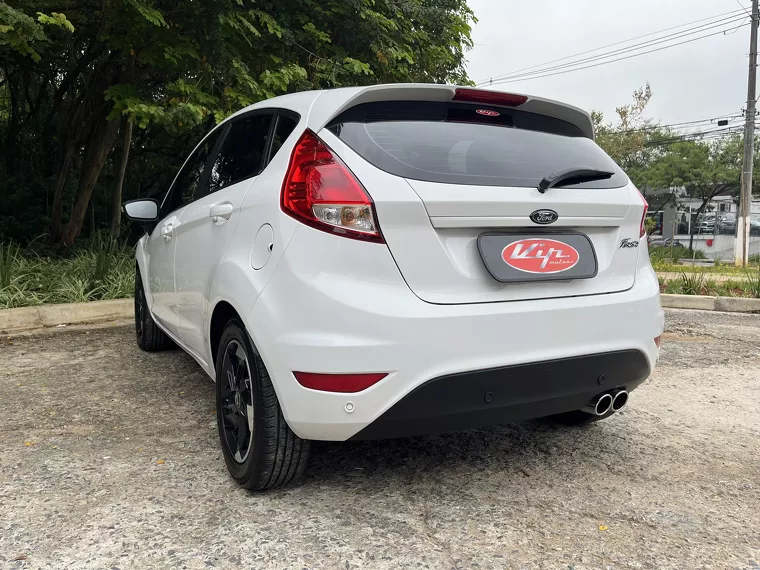 Ford Fiesta Branco 12