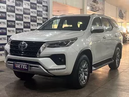 Toyota Hilux SW4