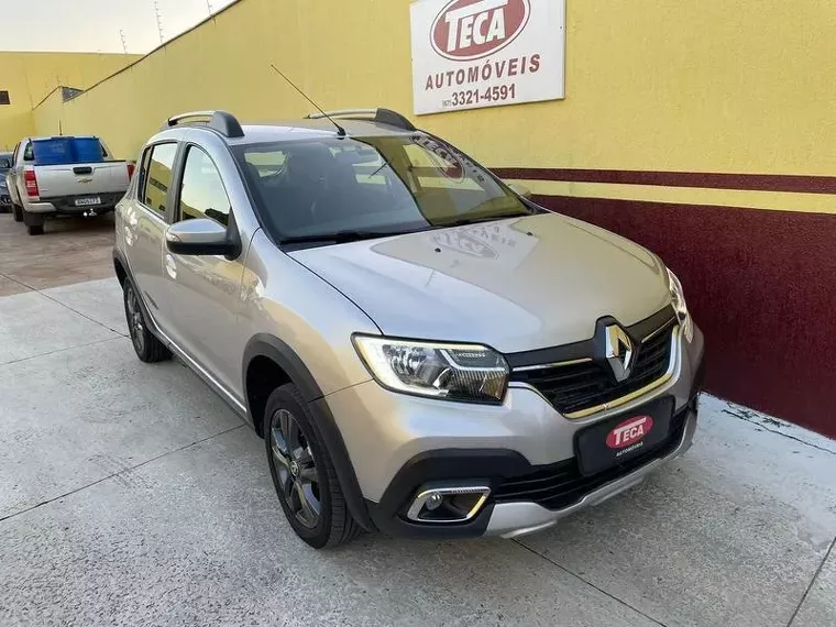 Renault Sandero Prata 1